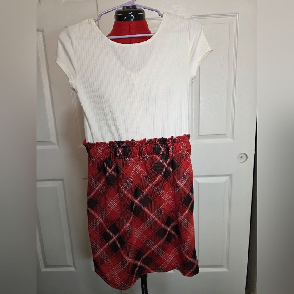 No Boundaries White and Red Plaid Mini Dress - Picture 2 of 3